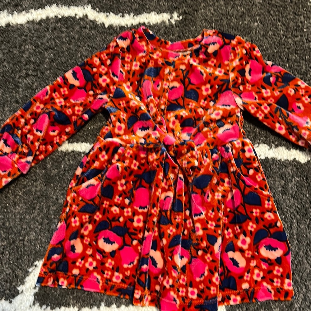 Baby girl’s cute dress, like new